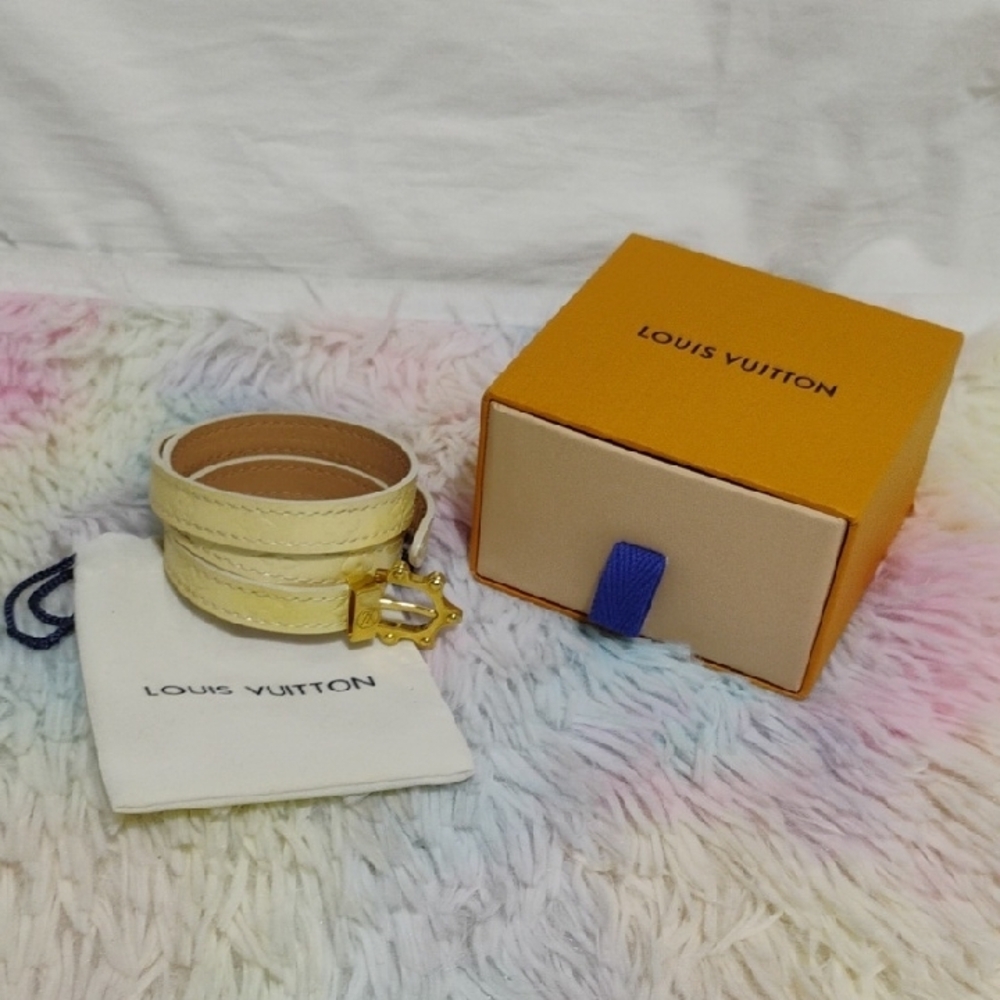 SALE! Louis Vuitton Vernis Cream Wrap Around Bracelet Gold Buckle/Box/Bag - Picture 10 of 11